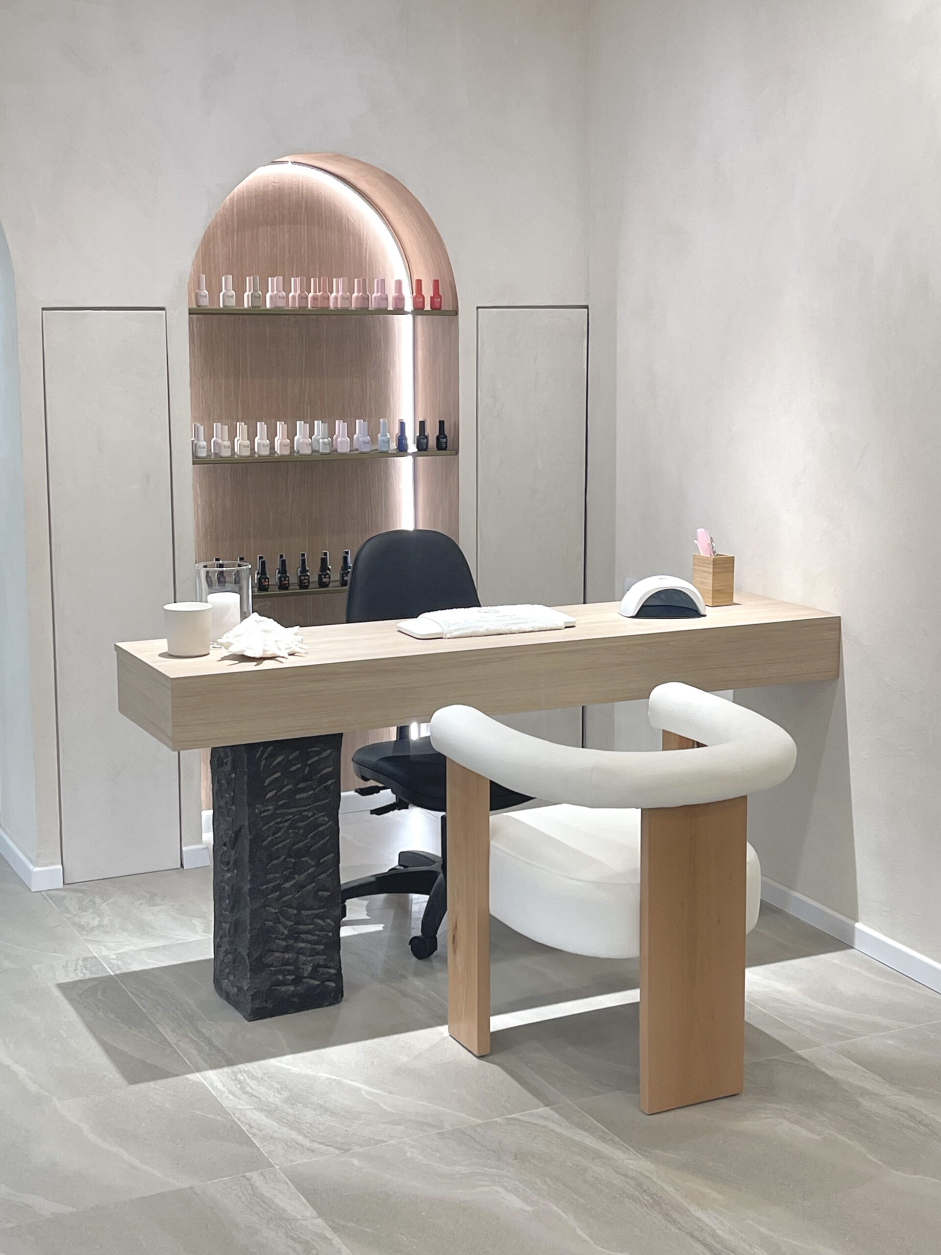ROY COSMETICS manicure station